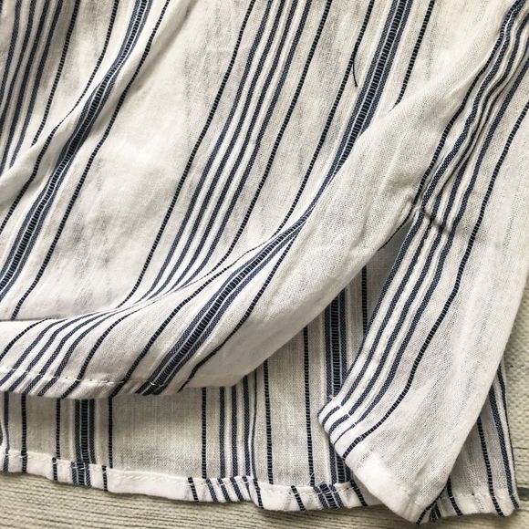 Thread and Supply button down top- medium - Picture 6 of 9